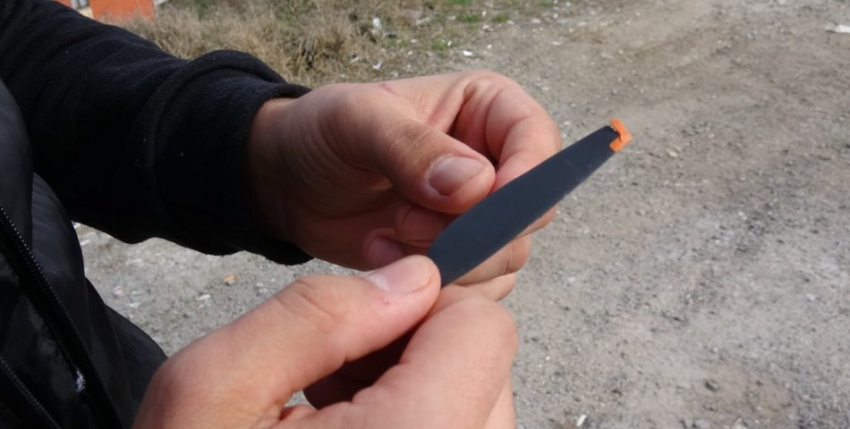 Şahin drona saldırdı