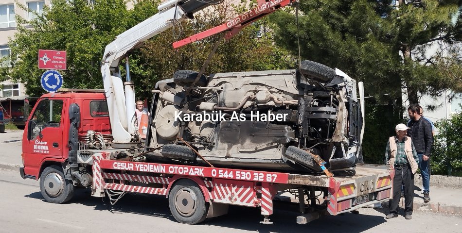 Kontrolden Çıkan Otomobil Devrildi.