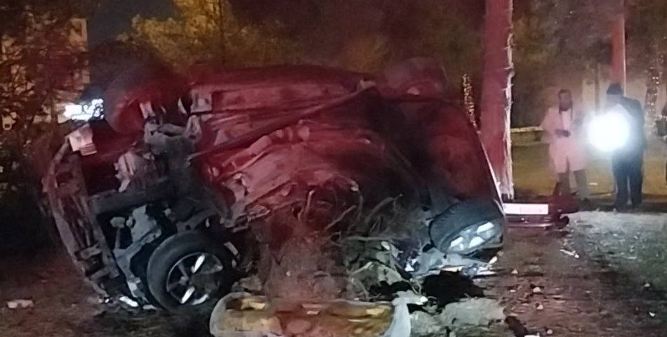 TERS DÖNEN ARAÇTA SIKIŞAN SÜRÜCÜ HAYATINI KAYBETTİ