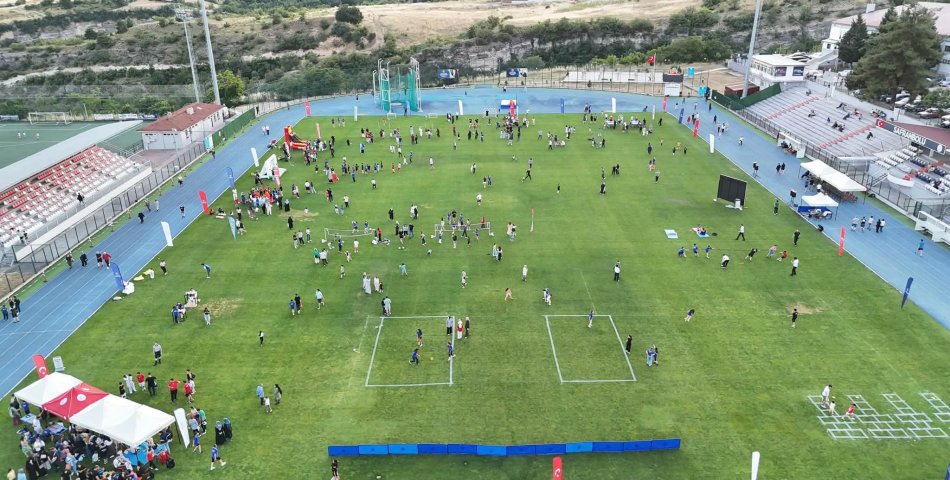 SAFRANBOLU’DA GSB SPOR OKULLARI VE GENÇLİK YAZ KULÜBÜNÜN AÇILIŞICOŞKUYLA GERÇEKLEŞTİRİLDİ