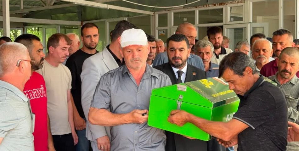 2 YAŞINDAKİ BERKANT SON YOLCULUĞUNA UĞURLANDI.