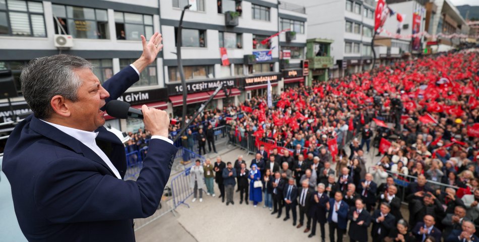ÖZGÜR ÖZEL KARABÜK'E GELDİ