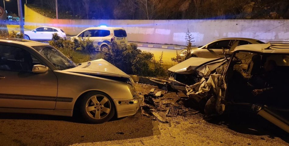 Ters Yönde İlerleyen Otomobil  Kaza yaptı; 3’ü Çocuk 6 Yaralı