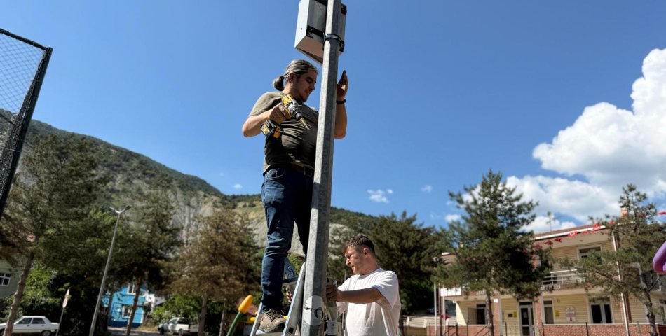 KARABÜK'TE PARKLARA 7/24 KAMERALI GÜVENLİK ÖNLEMİ