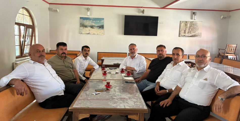 EFLÂNİ’DE SİYASİ PARTİ İLÇE BAŞKANLARINDAN ÖRNEK İSTİŞARE BULUŞMASI