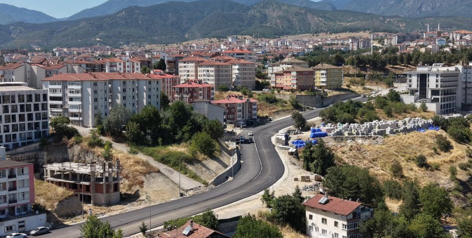 100. YIL 1010. CADDE BULVARI'NDA KESİNTİSİZ MESAİ 