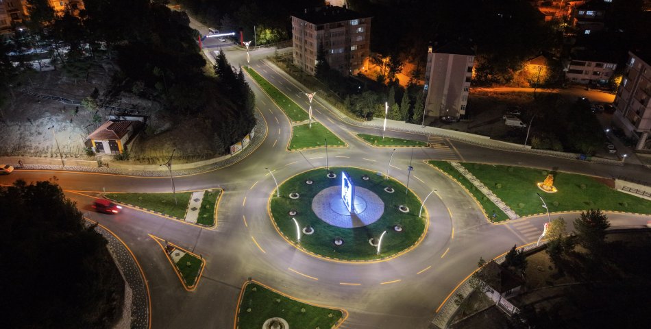 ERGENEKON CADDESİ YENİ GÖRÜNÜMÜNE KAVUŞTU