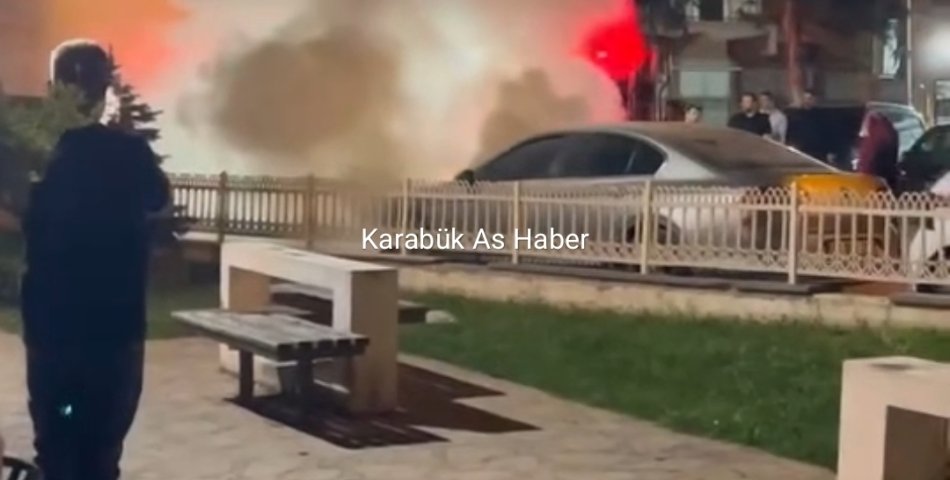 Park Halindeki Otomobilde Çıkan Yangın Söndürüldü.