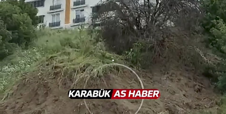 BEŞBİNEVLER MAHALLESİ'NDE KORKUTAN HEYELAN