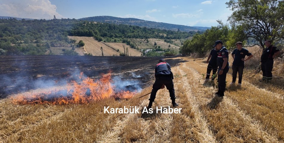 Karabük'te Korkutan Anız Yangını.