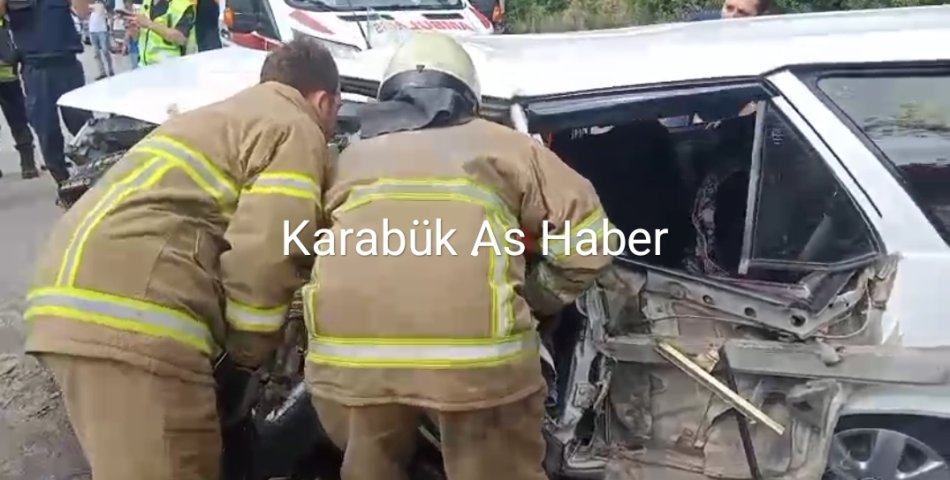 TIRLA ÇARPIŞAN OTOMOBİL HURDAYA DÖNDÜ: 1'İ AĞIR 3 YARALI