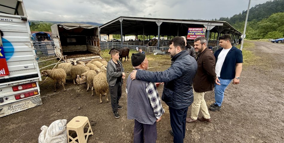 Şahin ve Çetinkaya’dan Kurban Satış Alanına Ziyaret 