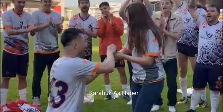 BAL LİGİ SEVİNCİ EVLİLİK TEKLİFİ İLE TAÇLANDI
