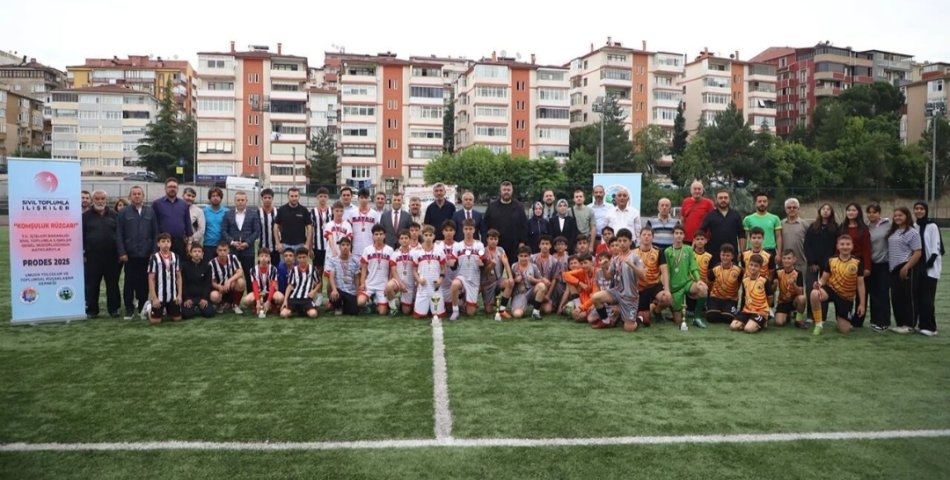 KOMŞULUK RÜZGARI FUTBOL TURNUVASI TAMAMLANDI